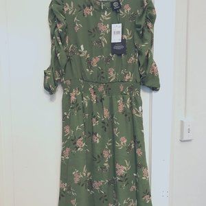 NWT Bobeau Knee-Length dress